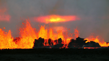 vulkaner udbrud island caldera lava svovl gas krater geofysik livestreaming