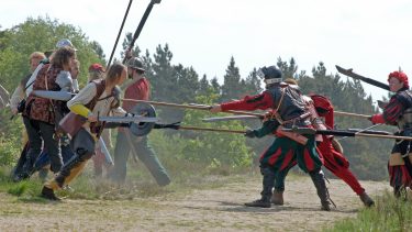 rollespil_de_syv_smaa_dvaerge_et_eventyr_forfatter_boeger_kasper_lapp_boernebog_eventyr