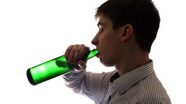 teenager alkohol druk hjernen