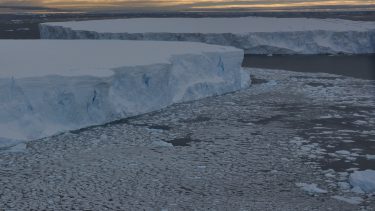 Gletsjer Vestantarktis Pine Island geologi klima tilbagetrækning afsmeltning sedimenter aflejringer havbund havet is iskappe istunge El Niño blyisostoper cæsiumisotoper