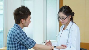 thailand_bangkok_laege_patient_gaesteforlaeser_peter_hokland_kultur_elektronisk_patientjournal_epj_danmark