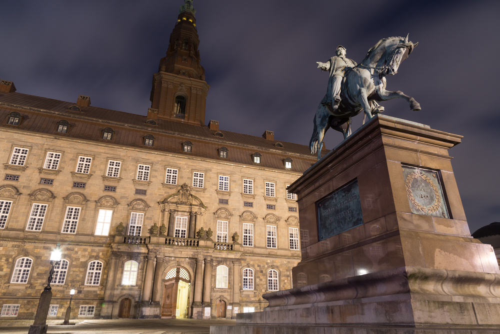 samfundsfag politik regering sammensmeltning