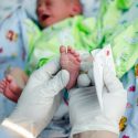 hælprøve, blodprøve, baby, genetik arvelig sygdom vuggedød spædbarnsdød