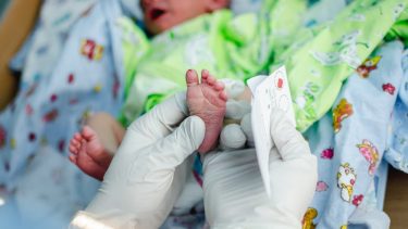 hælprøve, blodprøve, baby, genetik arvelig sygdom vuggedød spædbarnsdød