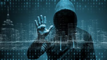 cyberkriminalitet internetkriminalitet datakriminalitet bank overvågning politi lovbrud tyveri bedrag svindel strafferamme straf bøde sandsynlighed privatlivets fred samfundsarena gaden parker