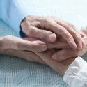 demens omsorg pleje ægtefæller forhold kærlighed kærester hverdag dagligdag plejehjem plejepersonale privatliv hjemmet alene sammen forhold redefinere organisation tilrettelæggelse forståelse