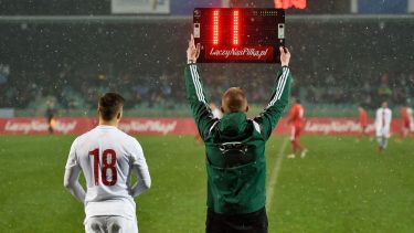 Udskiftning, udskiftninger, forlænget spilletid, fjerde, ekstra, Peter Krustrup, UEFA, trænere