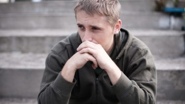 arbejdsløs ung mand deprimeret intervension angst motivation
