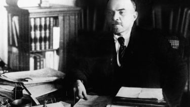 lenin sovjet bolsjevikker oktoberrevolution 1917 leningrad
