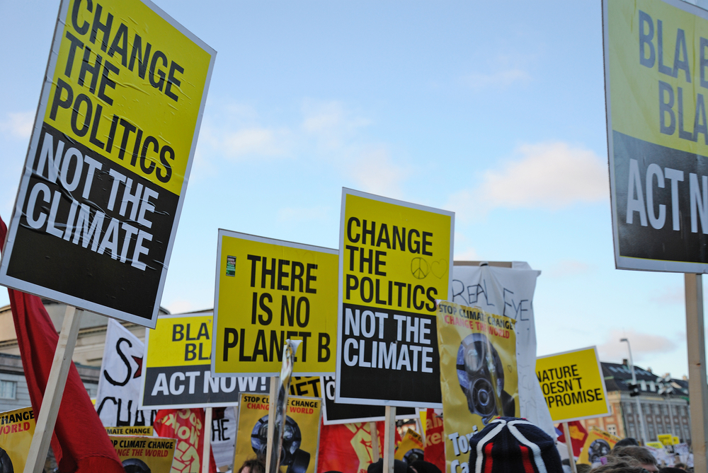 COP23 Bonn FN klimaforhandlinger klimaaftale forpligtelser politikere verdensledere fremtid CO2 emissioner 2-graders-målet klimaforandringer forhandlinger teknologi Grønne Klima Fond regulativer Kyoto-aftalen forhalinger meningsløs klimauge