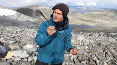 Isbræ gletsjer arkæologi Norge fund Fimbulvinter klima smelter opbevarede is forhistorie gletsjerarkæologer klimaforandringer efterladt pil knogler kulde islag stenalderen middelalderen vikingetiden Oppland fjeldet