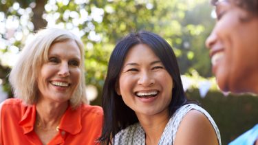 overgangsalder kvinder krop hormoner selvbillede mode mareridt mestring naturreligion kost soya menstruation klimakterie menopause forandringer medicin nattesved søvnproblemer livsfase