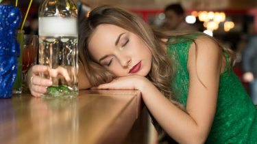 fuld alkohol menstruation det røde blod ethanol byen fest drinks øl