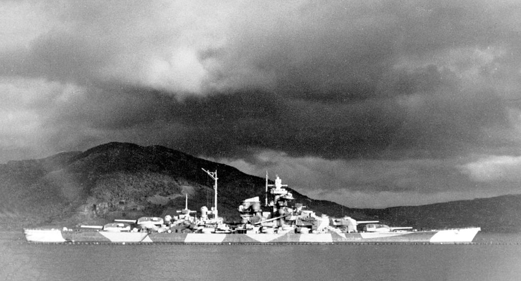tirpitz anden verdenskrig tyskere flåde kemisk røg skib