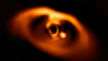 Nyfødt planet dværgstjerne PDS 70 gas