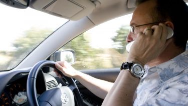 køre mobil snakke tale multitasking ulykker farer