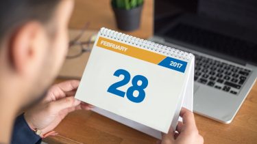 Hvorfor har februar 28 dage Julius cæsar kejser augustus kalender romersk