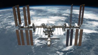delphini satellit iss rummet astrofysik astronauter nanosatellit