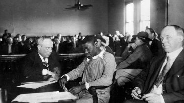 Justitshelte jura autoritær lovgivning ret retfærdigt forsvar retsstat 2. Verdenskrig dommere advokater embedsmænd revisorer mod Scottsboro-sag James Edwin Horton lynchning magtredskab magthavere modstandtvangssterilisering