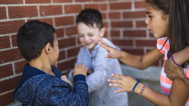 Sprog børn unge veksler engelsk arabisk følelser forstærke rolle førstesprog modersmål udtryk blande frustration drillerier