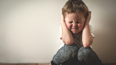 Alkohol alder mor barn adfærdsproblemer psykiske lidelser søskende ældste yngste søskenderækkefølge gener fejlmargin graviditet svangerskab Folkehelseinstituttet årsagsammenhæng korrelation
