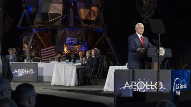 mike pence USA månelanding Månen