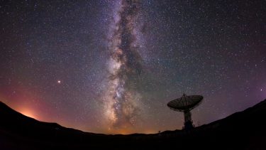 Radioglimt rummet gammaglimt fast radio burst (FRB) radiobølger CHIME-teleskopet signaler impulser galakser neutronstjerner stjernedannelse intelligent liv