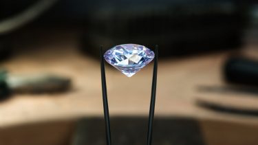 mineral fundet i diamant goldschmidtit videnskab