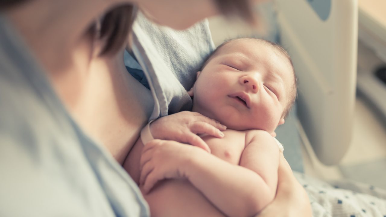 Baby børn kejsersnit tarmbakterier