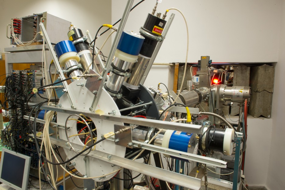 fysik beryllium henfald femte naturkraft