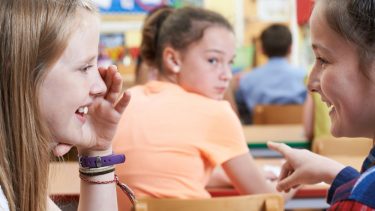 mobning køn piger drenge kliker folkskole børn mobbe