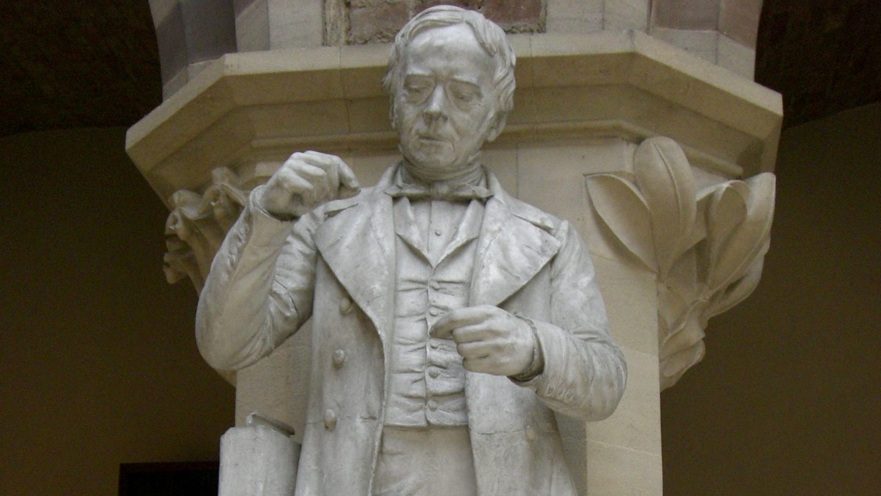 Ørsted_statue_Oxford_University_Museum