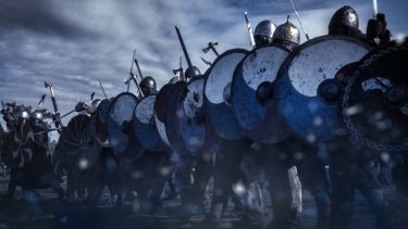 Vikingerne vikingetiden kristendom korstog biskopper helgener Irland søfarende hedensk Crozier of Clonmacnoise kunstværker plyndringer klostre Snorris Edda saga Valhalla efterliv Jerusalem