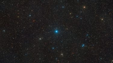 sort hul stjernesystem HR 6819