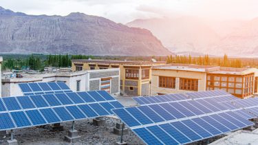 solceller og vindmøller dobbeltsidede solceller energi grøn omstilling