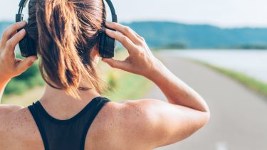 hvorfor løber træner vi til musik