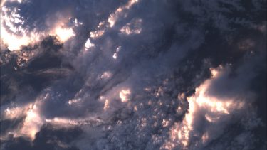 sol solnegang skyer rum satellitfoto