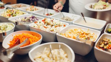 klimavenlig kost kantine cafeteria tiltag der virker nudging