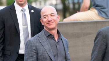 Bezos Amazon Blue Origin Rummet