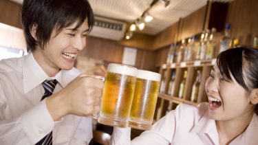 Japanske arbejdere skåler
