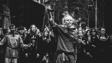 Vikingerne vikingetiden Midgardsblot Gjellestad vikingeskib gravhøj begravelse ritual udgravning efterliv arkæologi