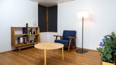 trådløs oplader rum stue lampe mobil vifte