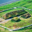 En rekonstruktion af vikingebopladsen L’Anse aux Meadows set ovenfra