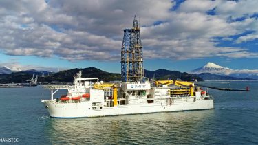 Chikyu boreskib japan nankai