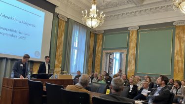 Minister langer ud efter Ellen Imellem: »Fejlslagen satire«