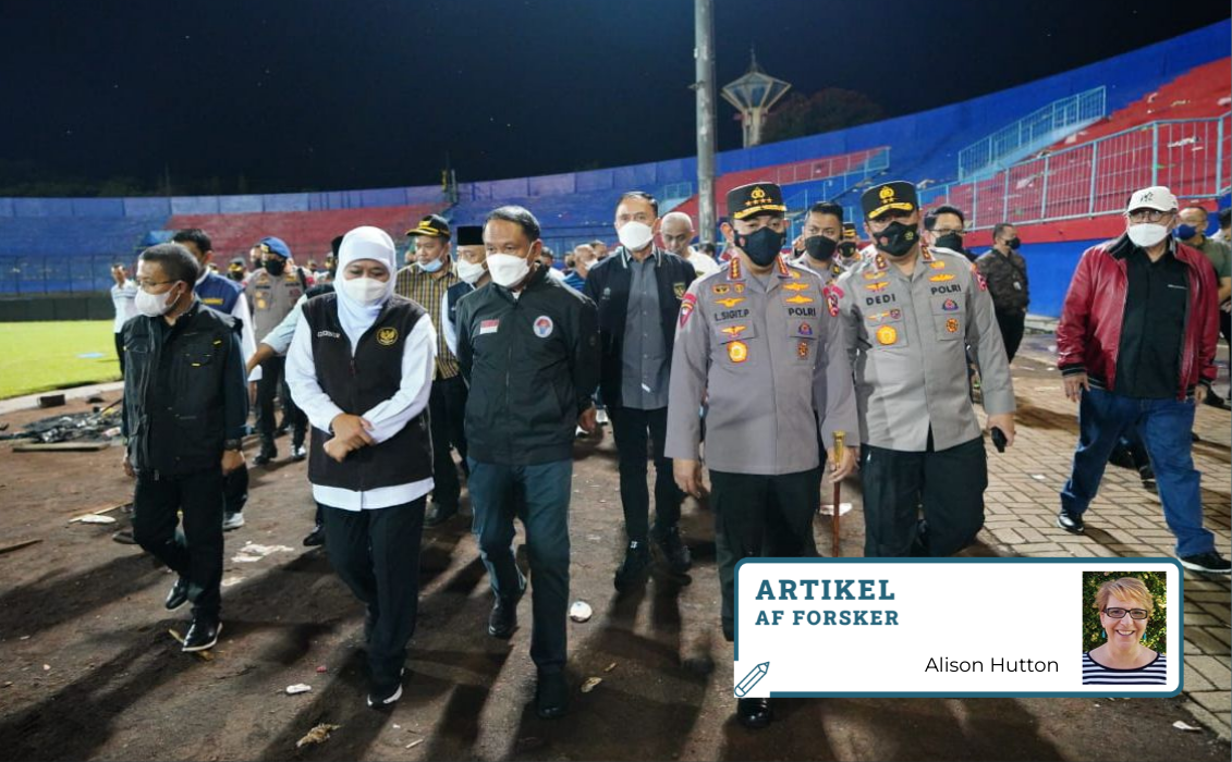 Fodbold Indonesien katastrofe tragedie panik tåregas politi crowd safety