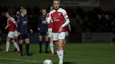 Leah-Williamson-fodbold-arsenal-kaptajn-engelsk-landshold-fodboldudstyr-fodboldstøvler