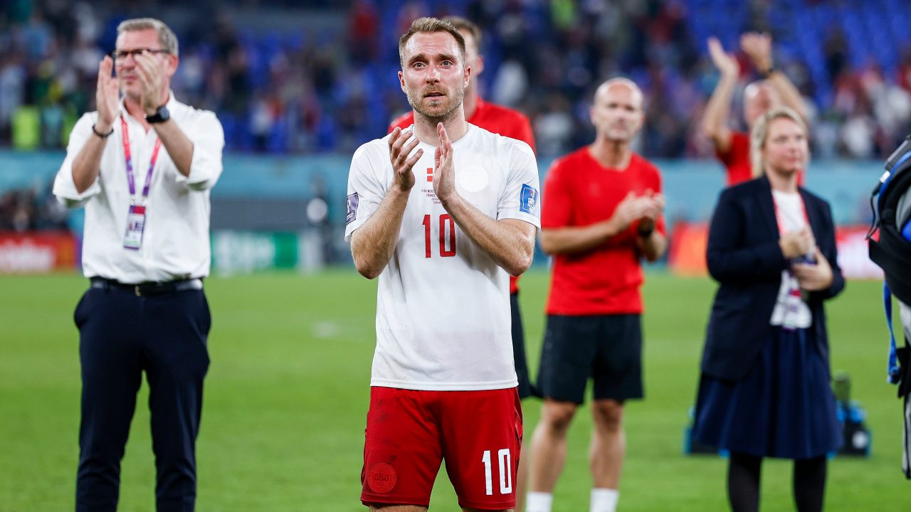 Christian Eriksen klapper efter fodboldkamp