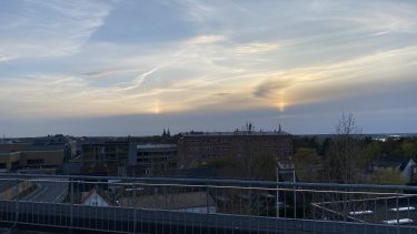 To sole på himlen