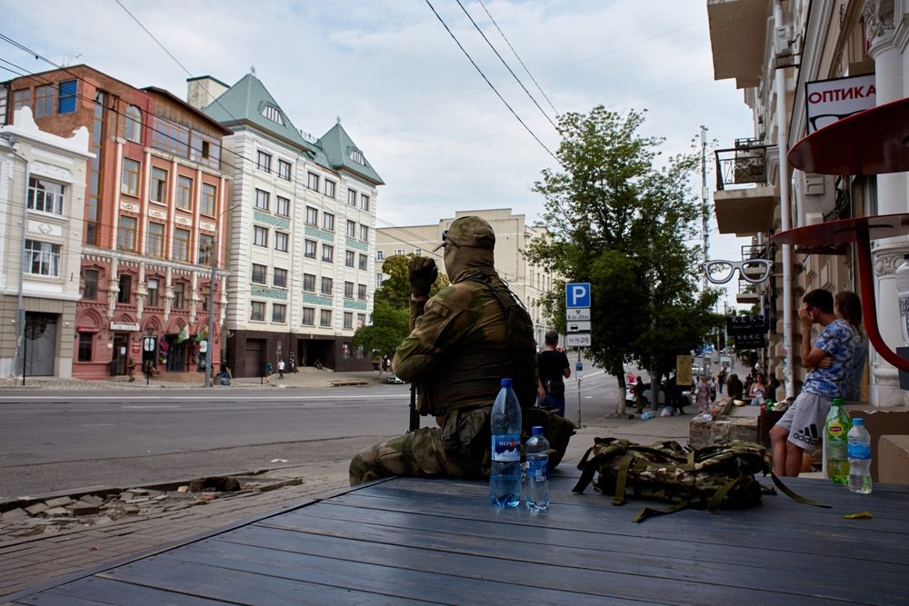 Soldat fra Wagner-gruppen i den russiske by Rostov